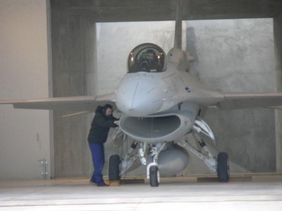 F-16_4042_e.JPG