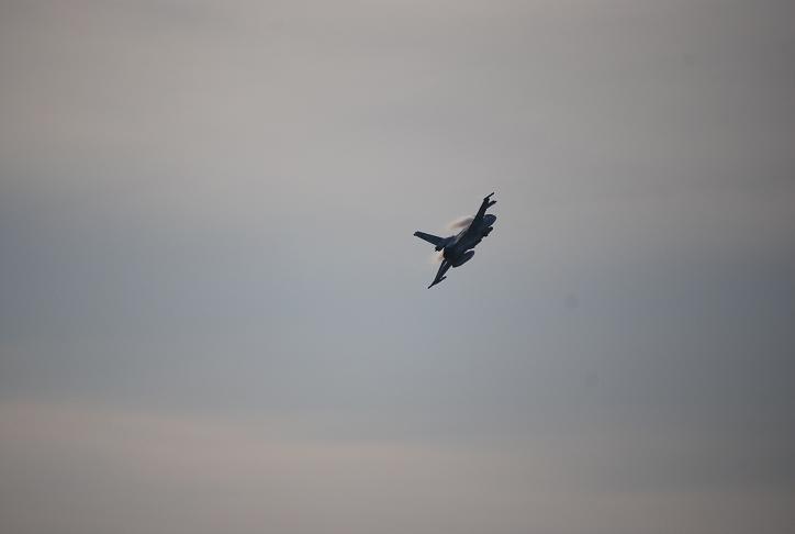 f-16 1.JPG